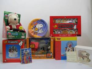 lot 51 image: Lot of Vintage etc PEANUTS Items