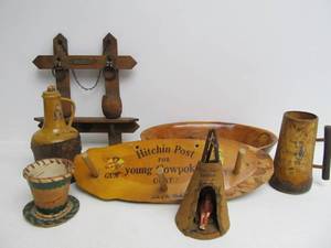 lot 29 image: Vintage & Antique Wooden Items 