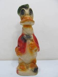 lot 133 image: Vintage 1930s-40s DONALD DUCK Chalkware Carnival Prize 