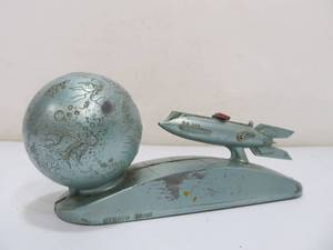 lot 134 image: Vintage Mid Century STRATO BANK Atomic Mechanical Rocket bank