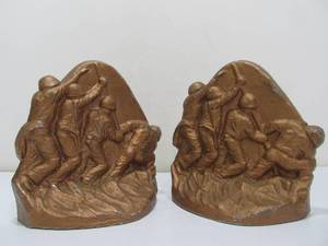 lot 149 image: Set of Vintage Cast Metal Flag Raising at Iwo Jima Bookends