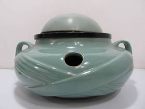 lot 190 image: LARGE Old Vintage Art Pottery Welton Humidifier