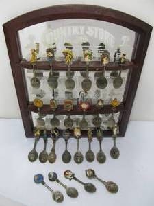 lot 205 image: Country Store Spoon Rack w24 Advertising Spoons