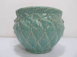 lot 224 image: Large Vintage Signed McCoy Art Pottery Planter