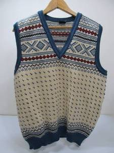 lot 266 image: DALE of NORWAY Wool Sweater Vest - Size M 50