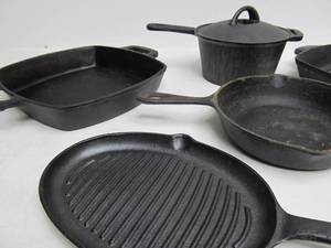 lot 77 image: 6 Pieces of Assorted Cast Iron Cookware
