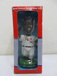 lot 300 image: Mint in Box KIRBY PUCKETT Bobblehead