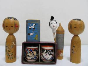 lot 319 image: Nice Group of Small Japanese Items - Cloisonne Wood Dolls etc