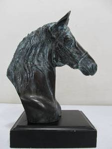 lot 320 image: Cast Bronze Horse Head Sculpture 