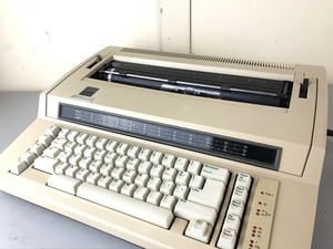 lot 43 image: Working Vintage IBM Typewriter