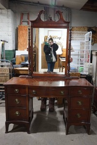 vanity with mirror