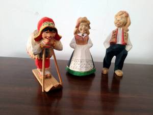 lot 109 image: Three Figurines