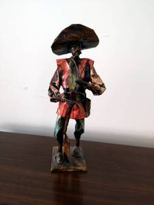 lot 114 image: Paper Figurine