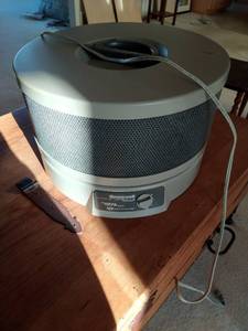 lot 56 image: Honeywell Enviracaire Air Purifier
