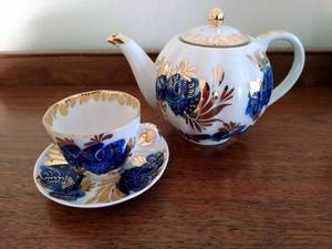 lot 60 image: Teapot and Cup Set Made in Russia