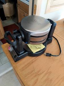 lot 93 image: Double-sided Waffle Maker by Waring