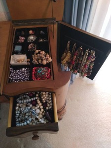 lot 238 image: Costume Jewelry
