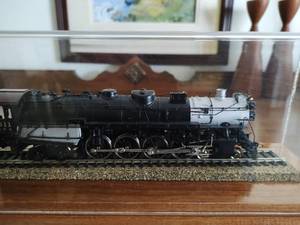 lot 21 image: Burlington Route Model in Display Case