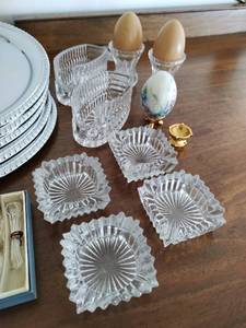 lot 37 image: Collection of Crystal and Glass Entertaining Items
