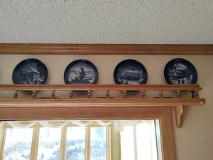 lot 45 image: Fifteen Bing & Grondahl Collectible Plates