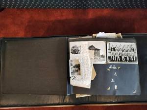 lot 454 image: Antique Photo Album with Pics