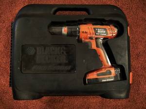 lot 464 image: Black and Decker Cordless Drill