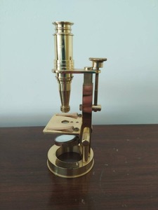 lot 116 image: Microscope