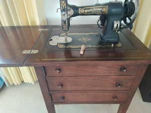 lot 131 image: Antique Sewing Machine
