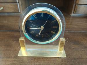 lot 147 image: Desk Clock