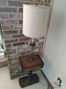 lot 152 image: End-Table Lamp