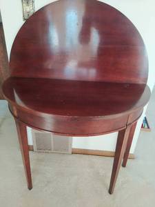 lot 156 image: Hallway Table
