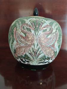 lot 157 image: Decorative Urn