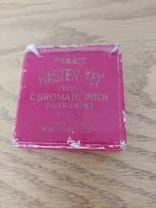 lot 180 image: Pitch Pipe