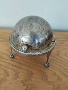 lot 190 image: Globe Ashtray