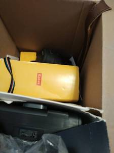 lot 277 image: Collection of Vintage Camera Equipment
