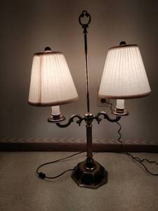 lot 243 image: Table Lamp