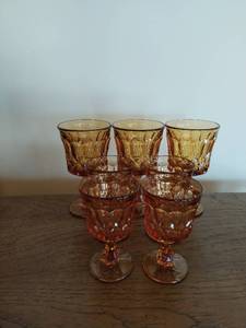lot 521 image: Collection of Orange Vintage Glassware