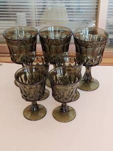lot 523 image: Collection of Grey Vintage Glassware