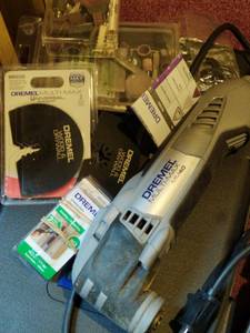 lot 539 image: Dremel Tool and Accessories