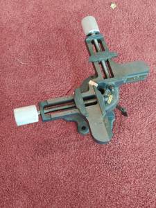 lot 544 image: Adjustable Framing Angle Vice
