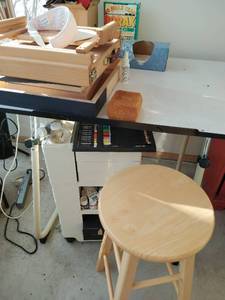 lot 546 image: Easel and Art Stand - Artist Stand