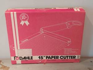 lot 549 image: 15 Dahle Paper Cutter