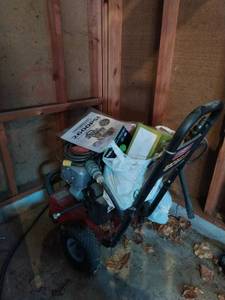lot 560 image: Generac Power Washer