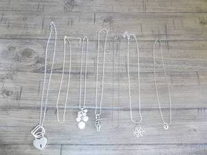 Lot Of Assorted Chains & Charms