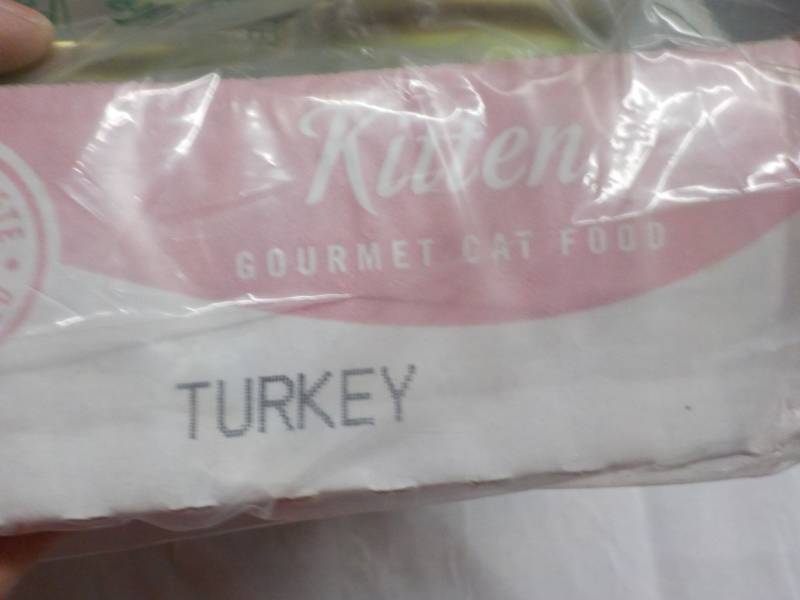 21 Cans Fancy Feast Turkey Cat Food...