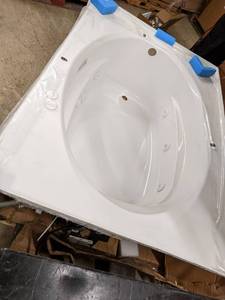 Jacuzzi Luxury Bath (Left DrainRig...