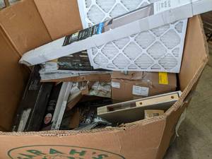 Pallet Lot (Tile, Cordless Room Dar...
