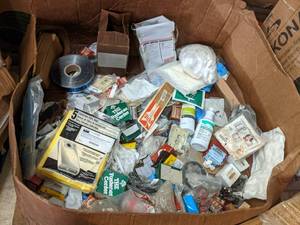 Pallet Lot (Coffee Table Unknown C...