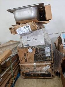 (5) Pallet Lots (Bathtubs, Glacier ...