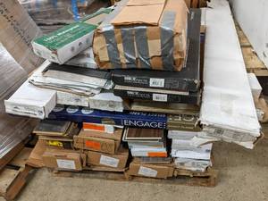 Flooring Pallet Lot (Variety of Flo...